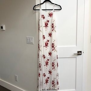 Perfect summer white and red flower maxi